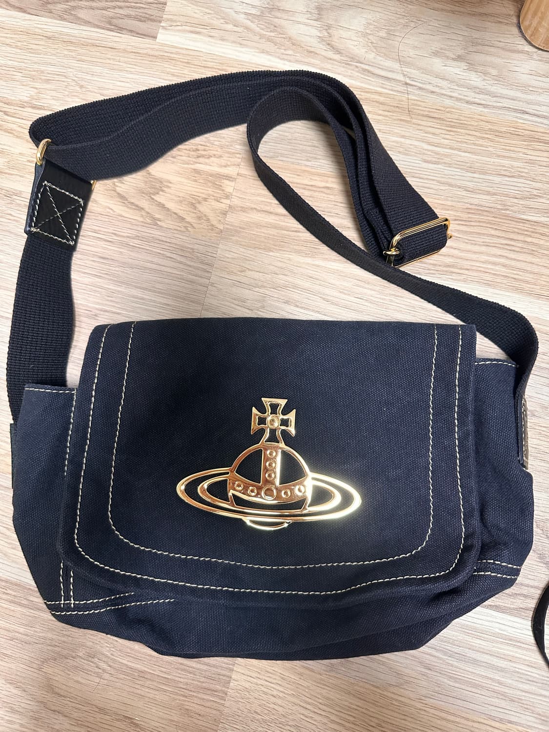 비비안웨스트우드 크로스백 상품이미지1