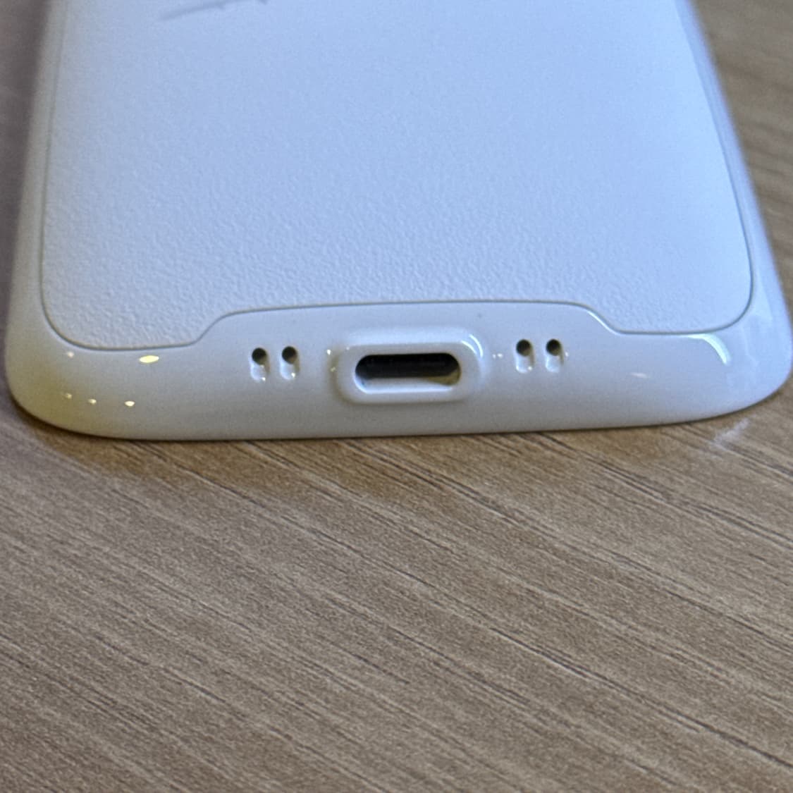 발뮤다폰 화이트 상품이미지8