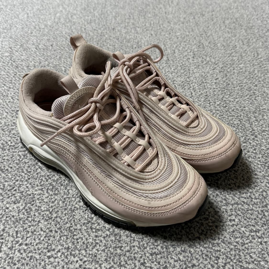 [정가 24만원] 나이키 에어맥스 97 베얼리 로즈 235 상품이미지3