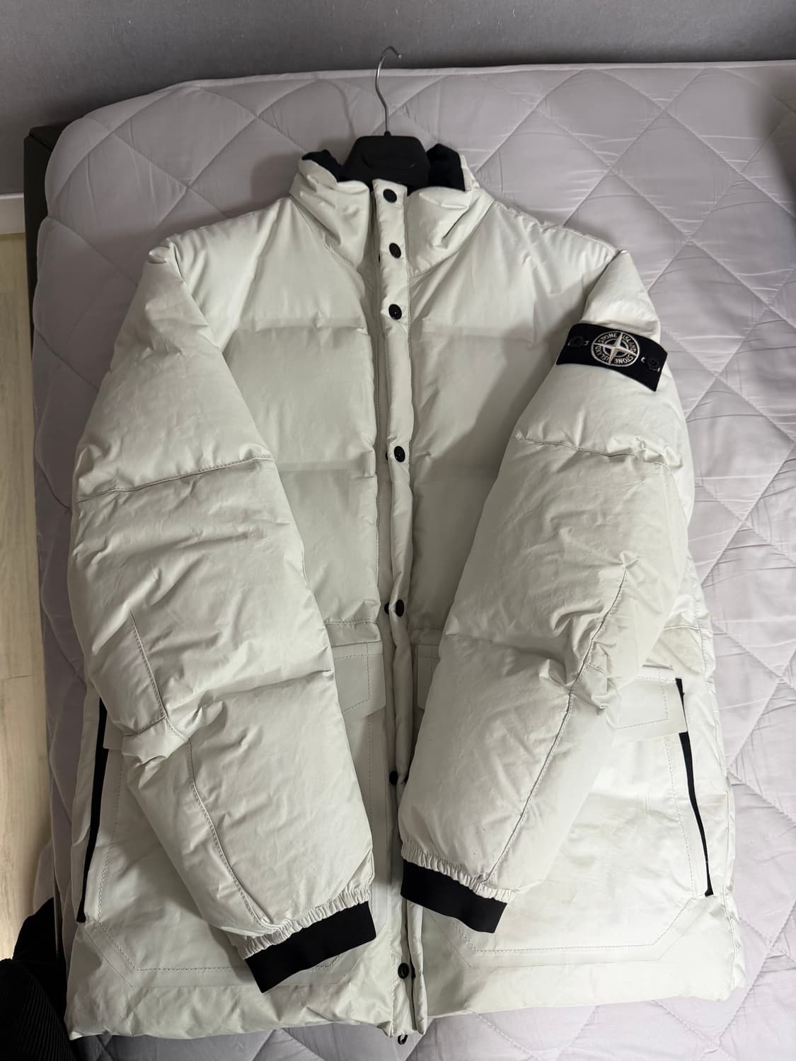 스톤아일랜드 16fw 페더웨이트 화이트와펜 상품이미지3