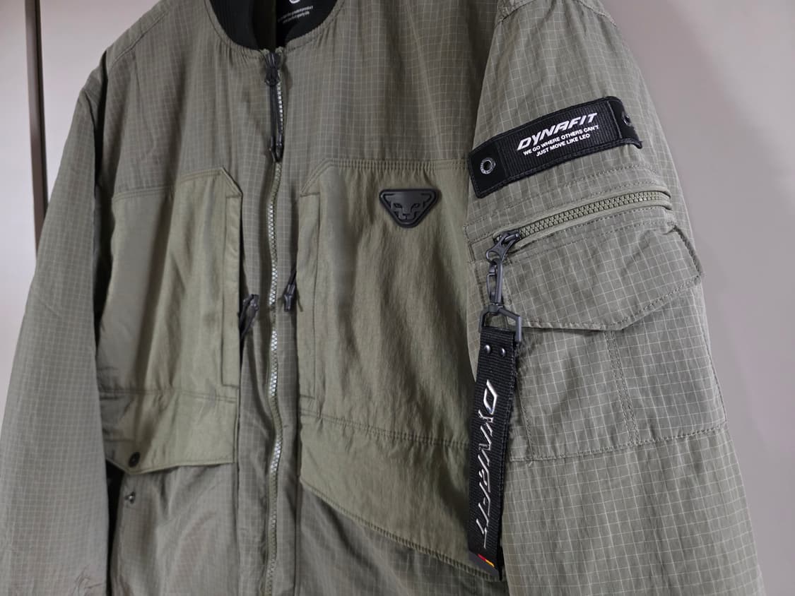 다이나핏 발틱 봄버 패딩자켓.
싸이즈 100~105  남자 상품이미지2