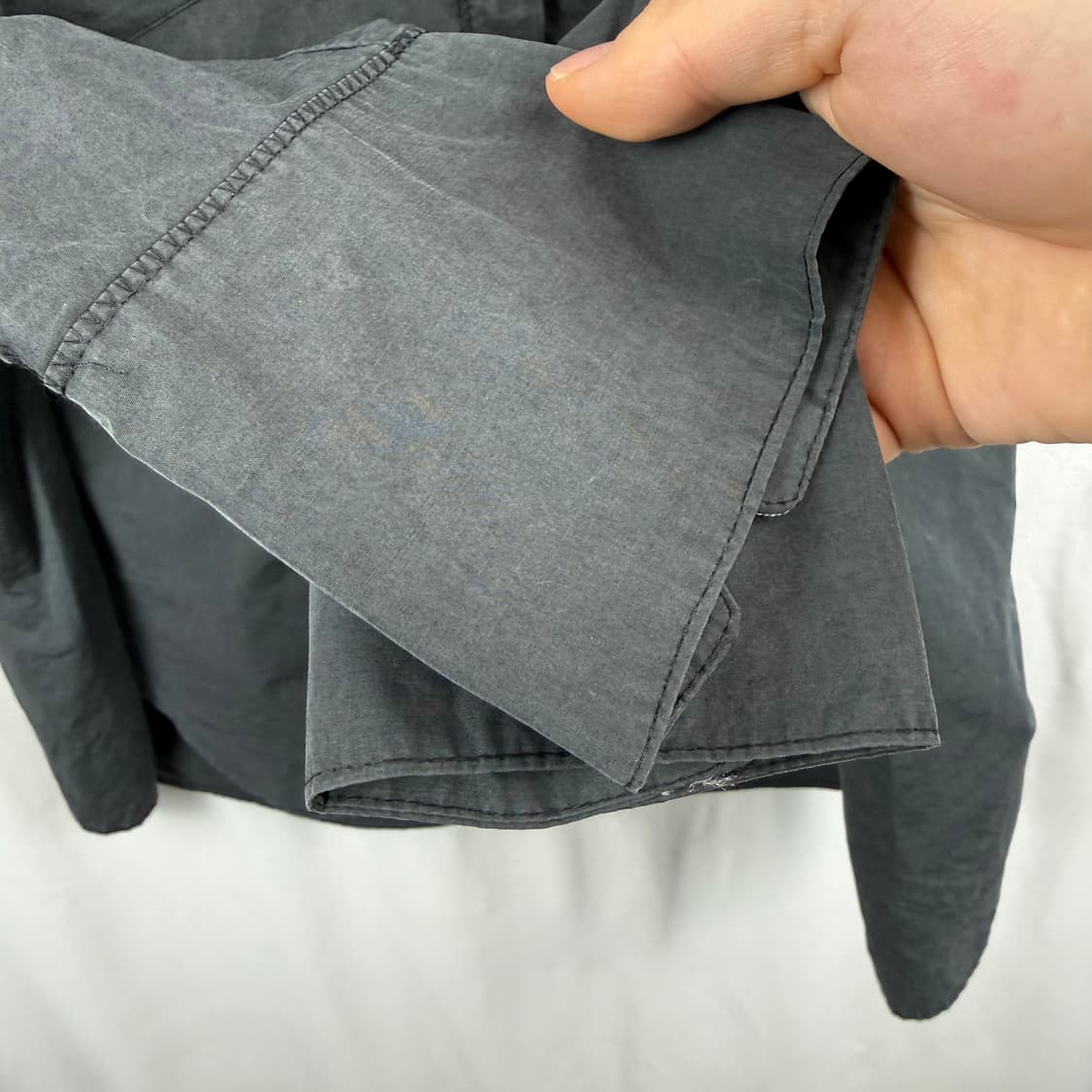 (160) 한섬타임 우먼스 오버핏 나일론 셔츠 차콜 상품이미지4