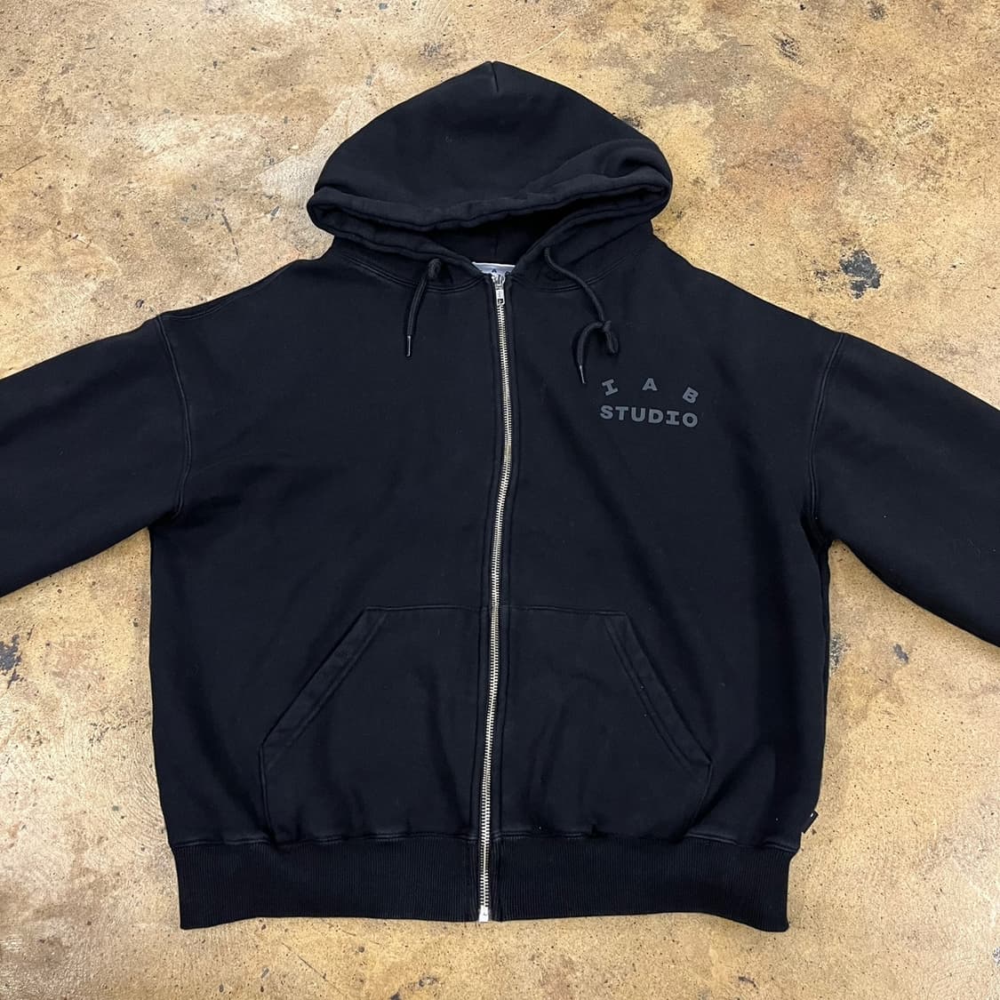 [정품/L] 아이앱스튜디오 IAB Studio 블랙 후드집업 b18 상품이미지3