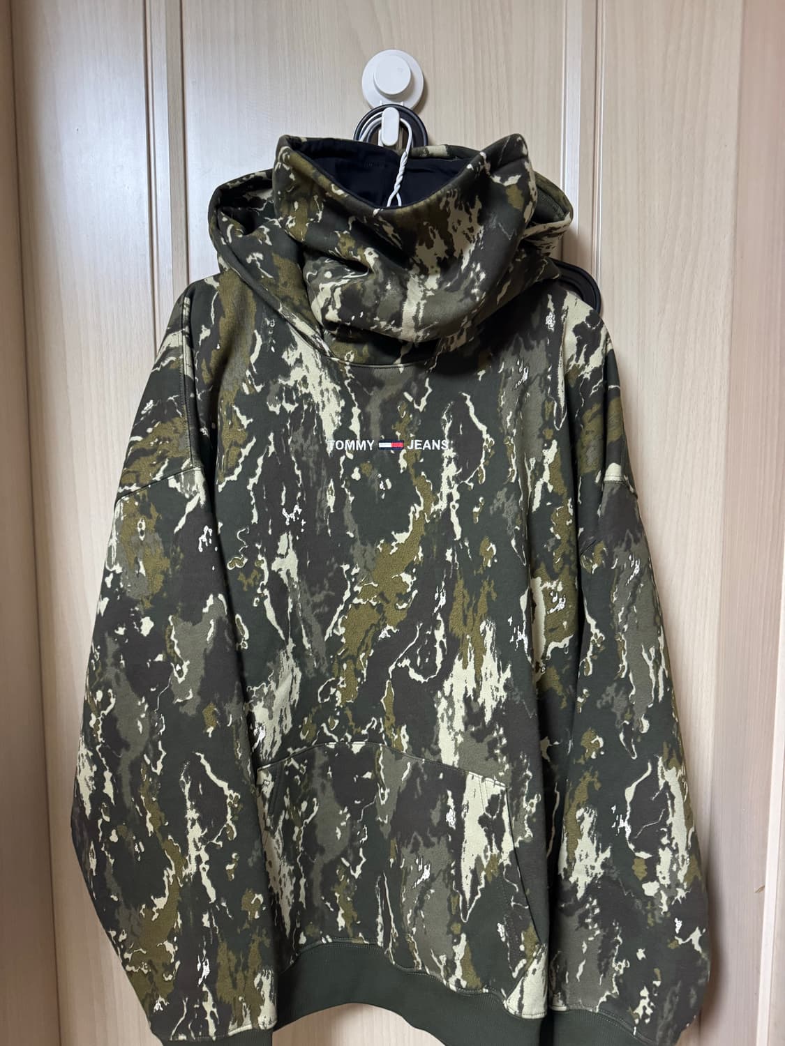 새상품 타미 진스 우드랜드 카모 바라클라바 후드티 L 상품이미지1