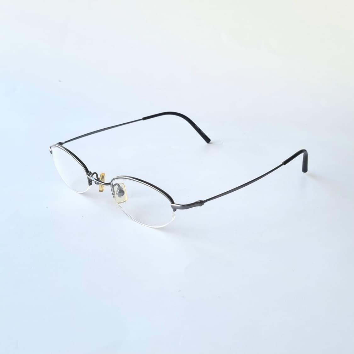 데드스탁 가장 핫한 긱시크 룩의 핵심 반무테 안경테 747 상품이미지2