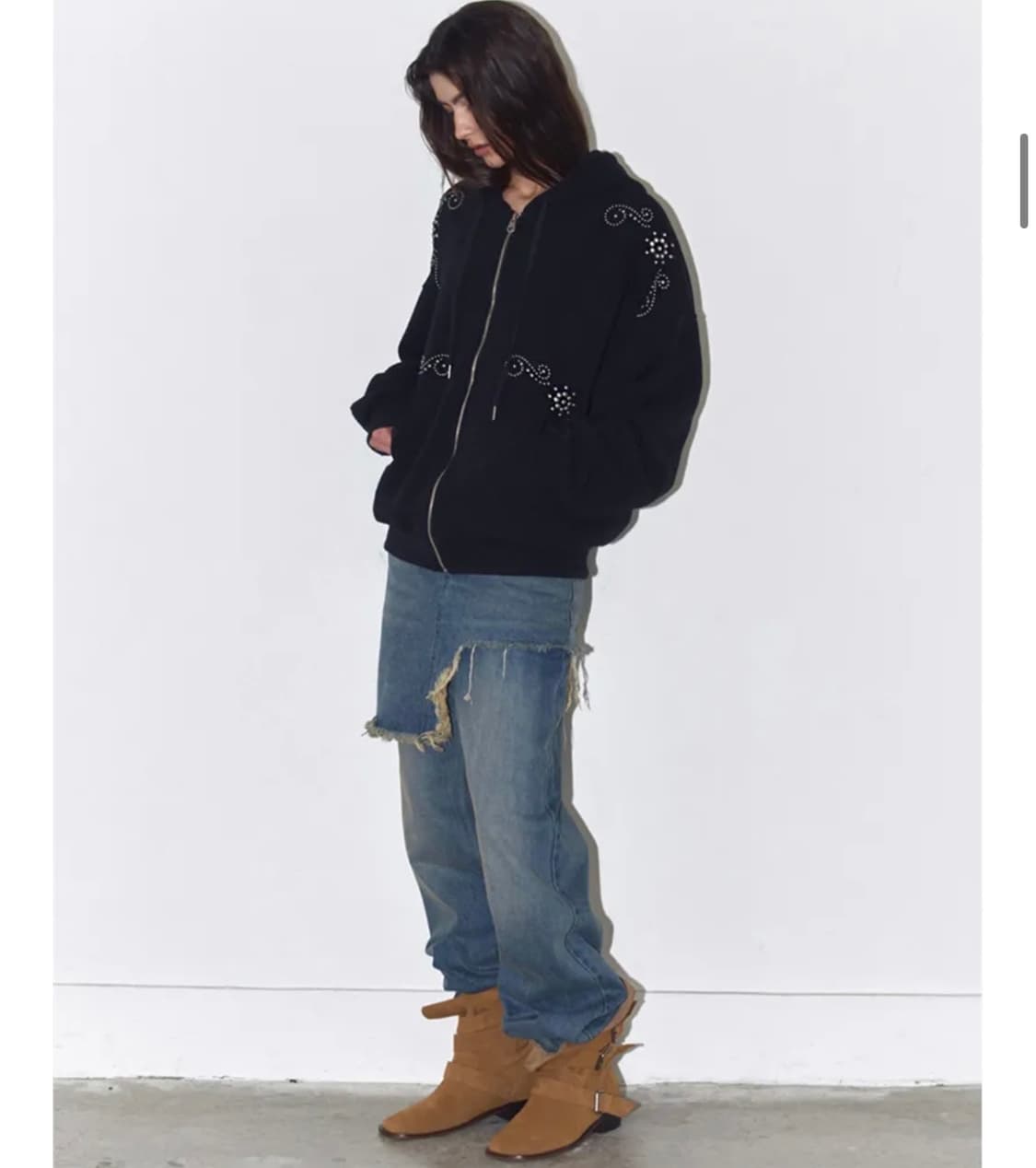 폴리수엠 ORNAMENT STUDDED HOODIE (Black) 상품이미지3