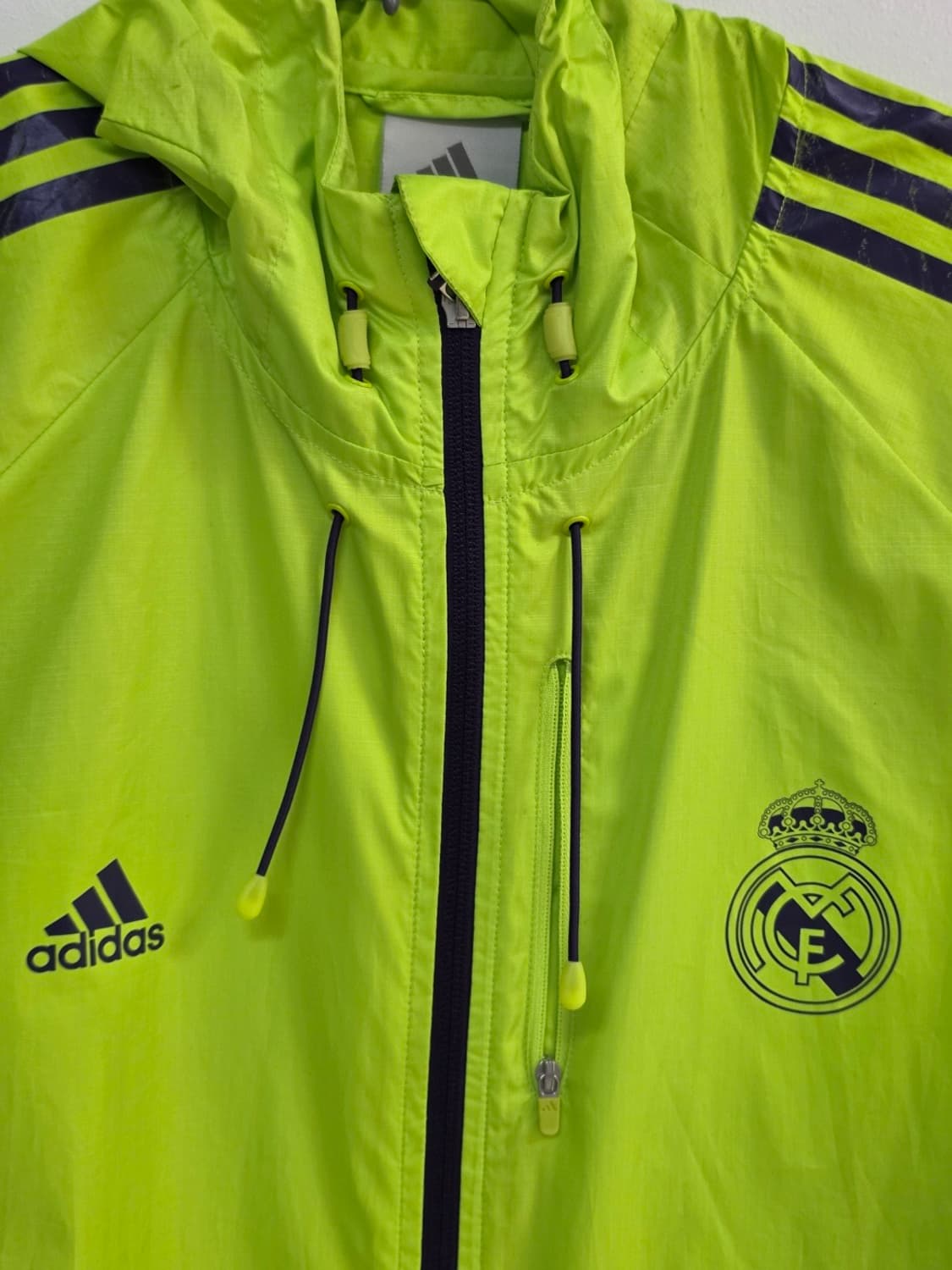 아디다스 레알마드리드 트레이닝탑 바람막이 상품이미지3