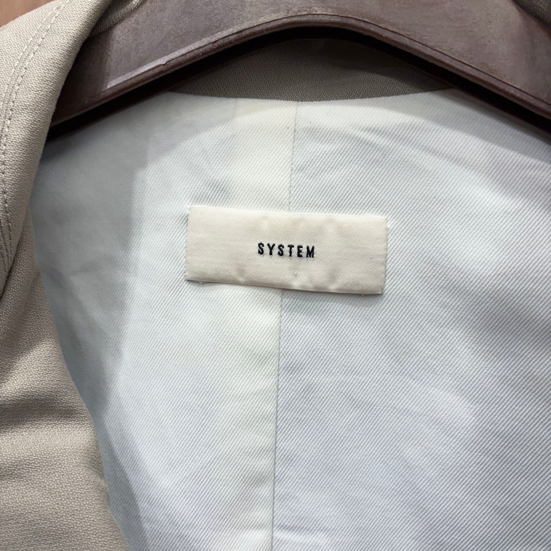 시스템 트렌치 미디 코트 언밸런스 프론트 허리 스트랩 슬릿 디테일 베이지 상품이미지6