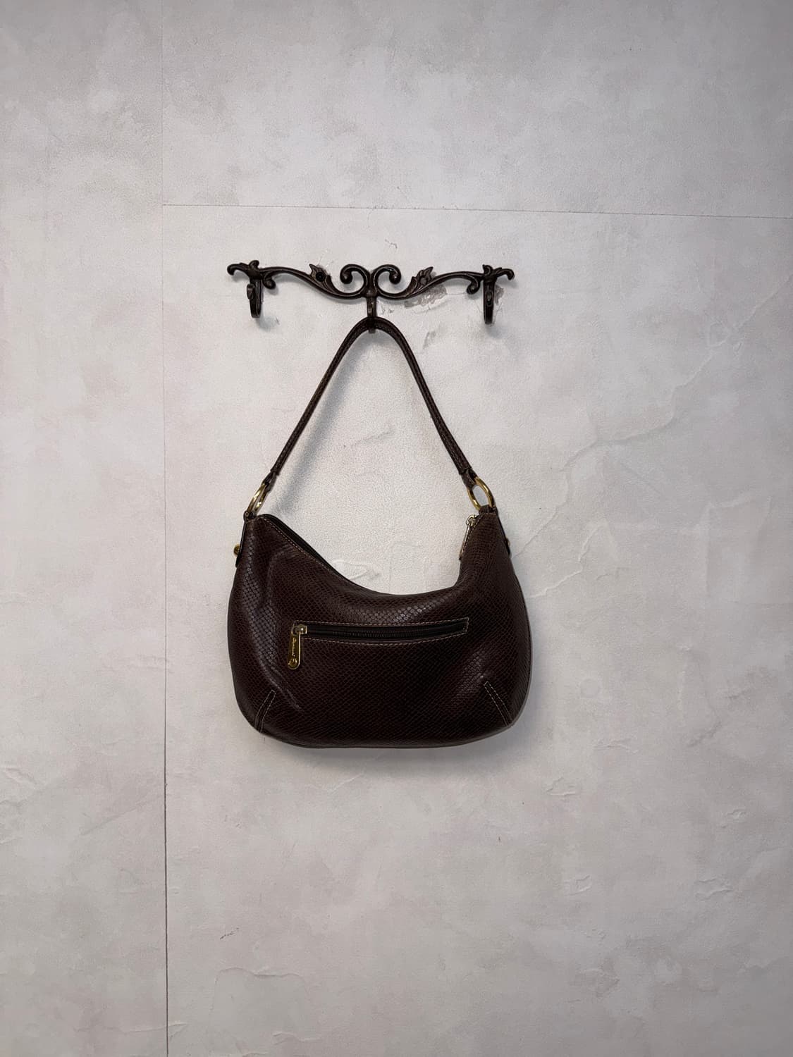 Brown python textured shoulder bag 상품이미지5