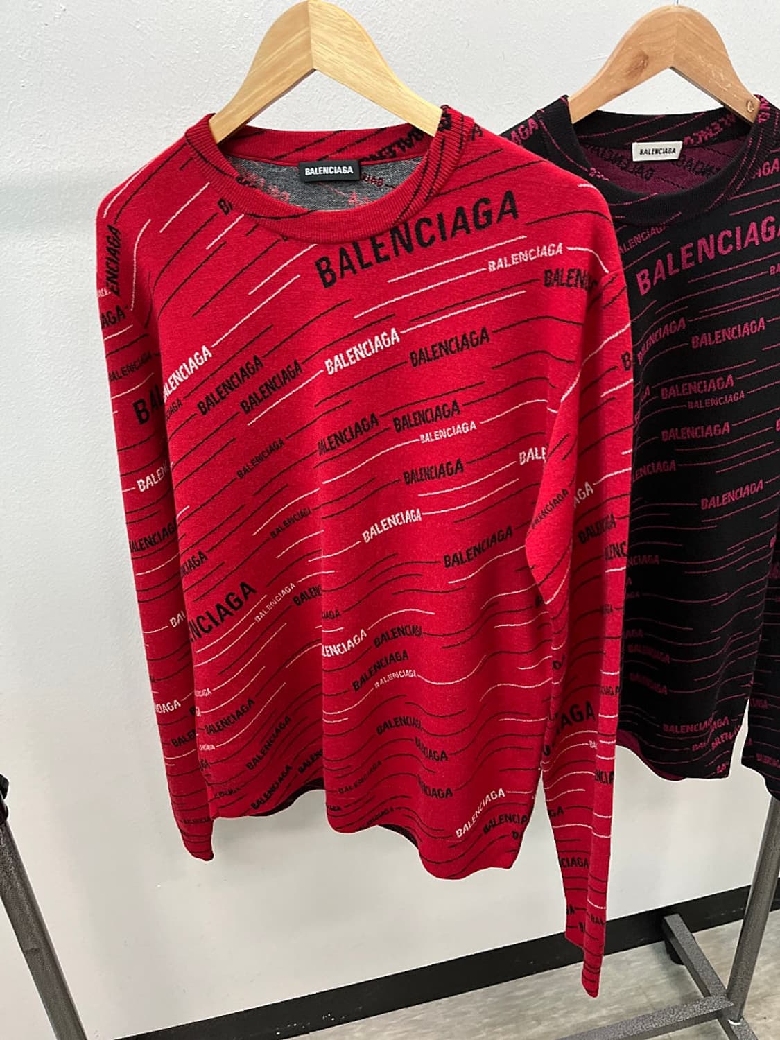 100) 발렌시아가 레드 레터링 니트 상품이미지4