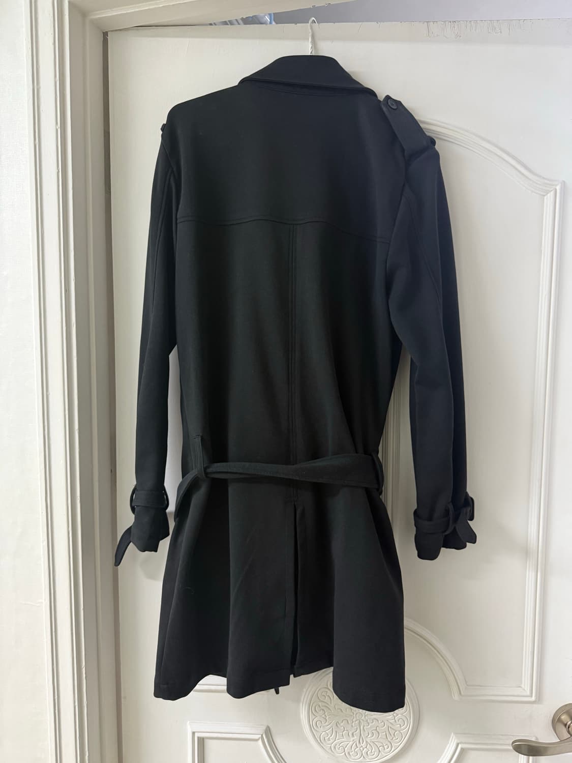 꼼데가르송 셔츠 라인의 블랙 벨티드 트렌치 숏코트 상품이미지4