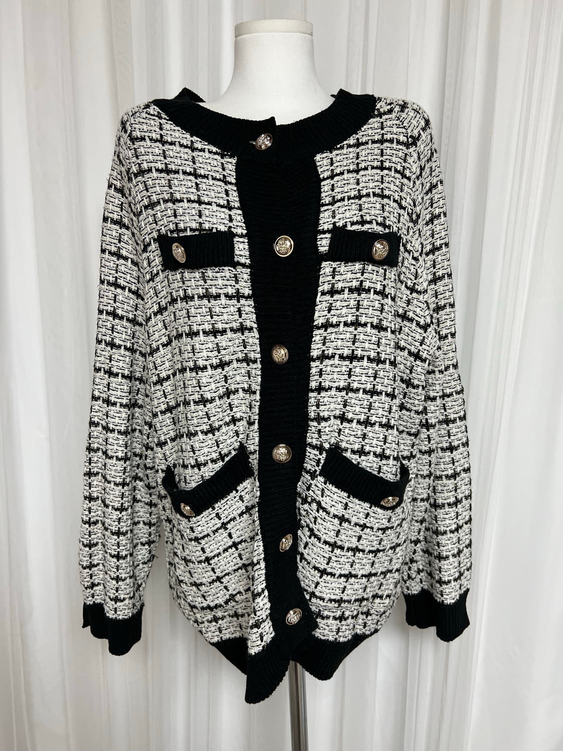 트위드 블랙 배색 금장 버튼 가디건 상품이미지2