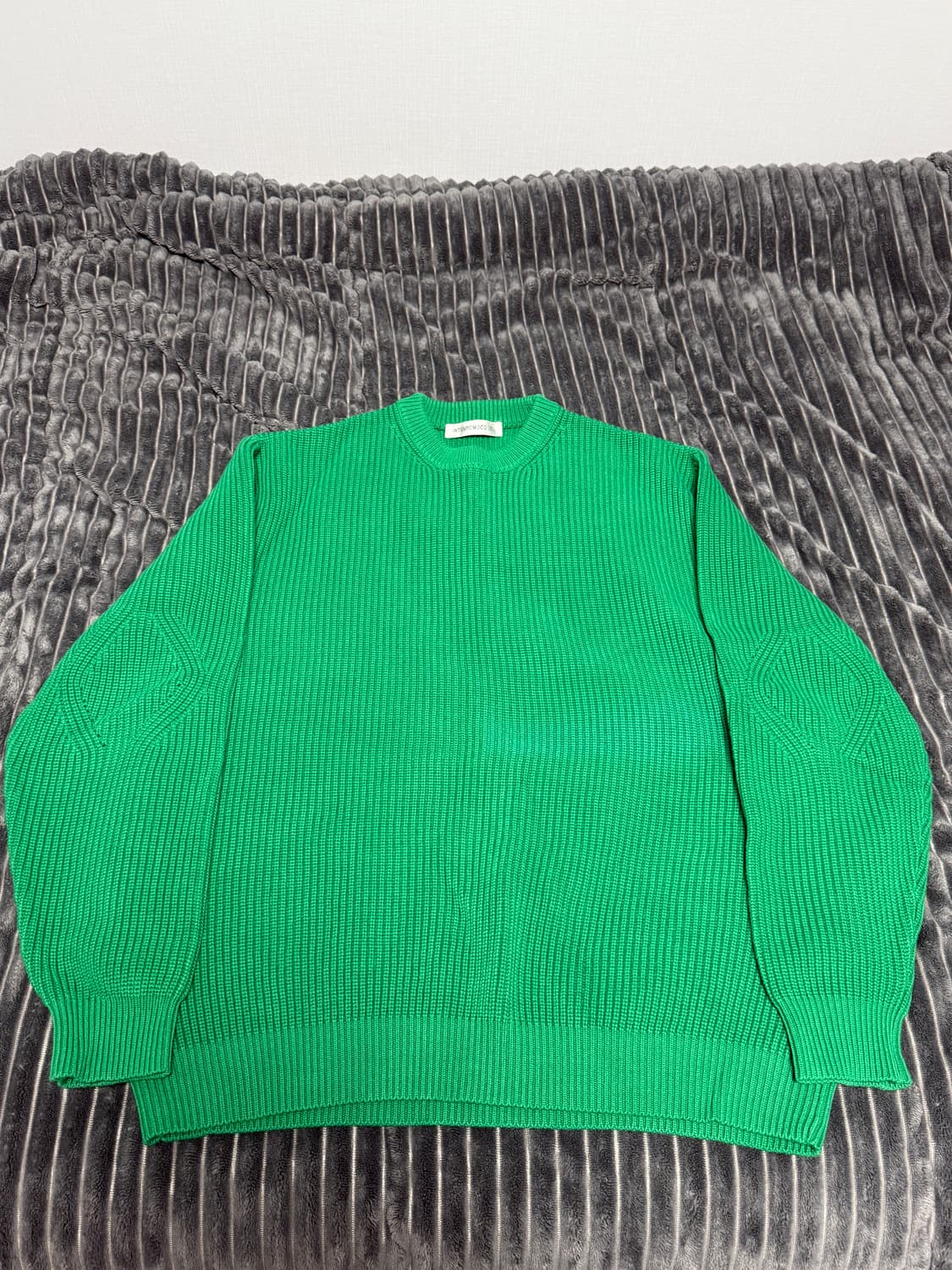 인템포무드 하찌 엘보 볼륨 풀오버_그린어스 상품이미지1