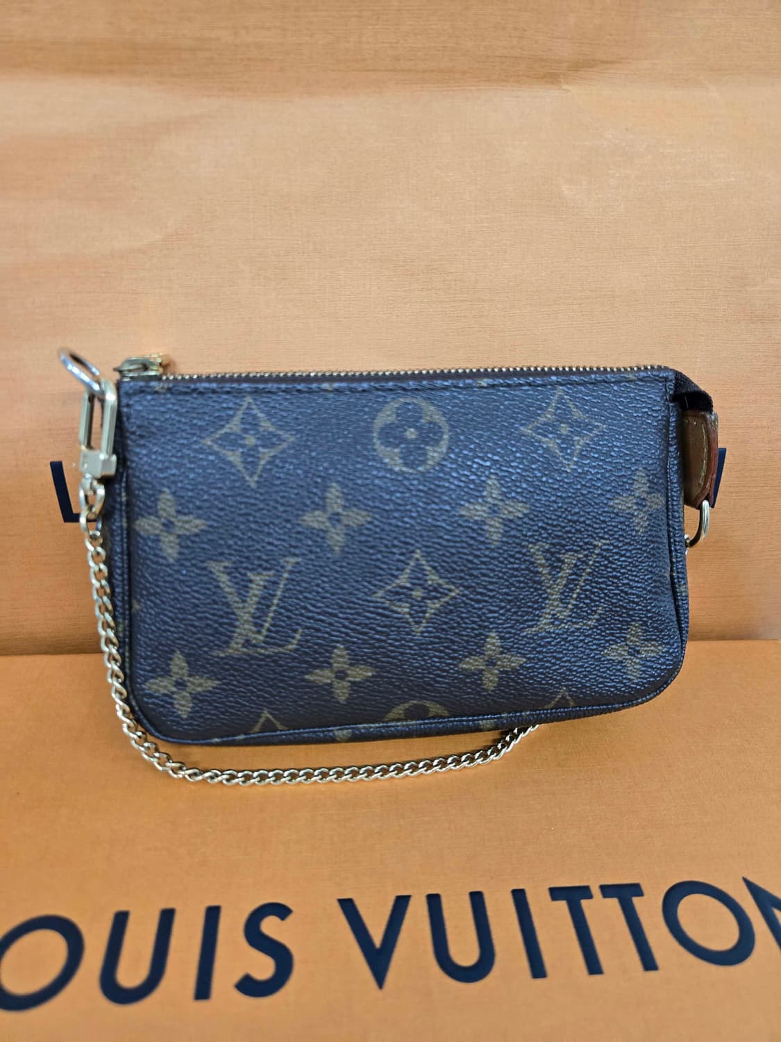 [보증서 정품] 루이비통 악세수아 미니백 상품이미지4