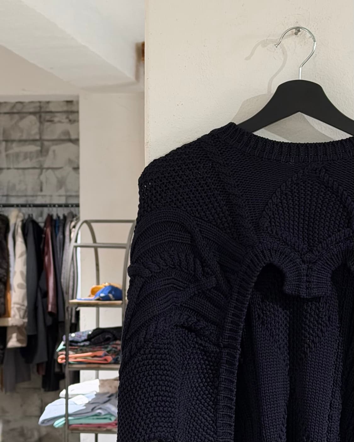 버버리 네이비 프론트 컷아웃 니트 상품이미지2