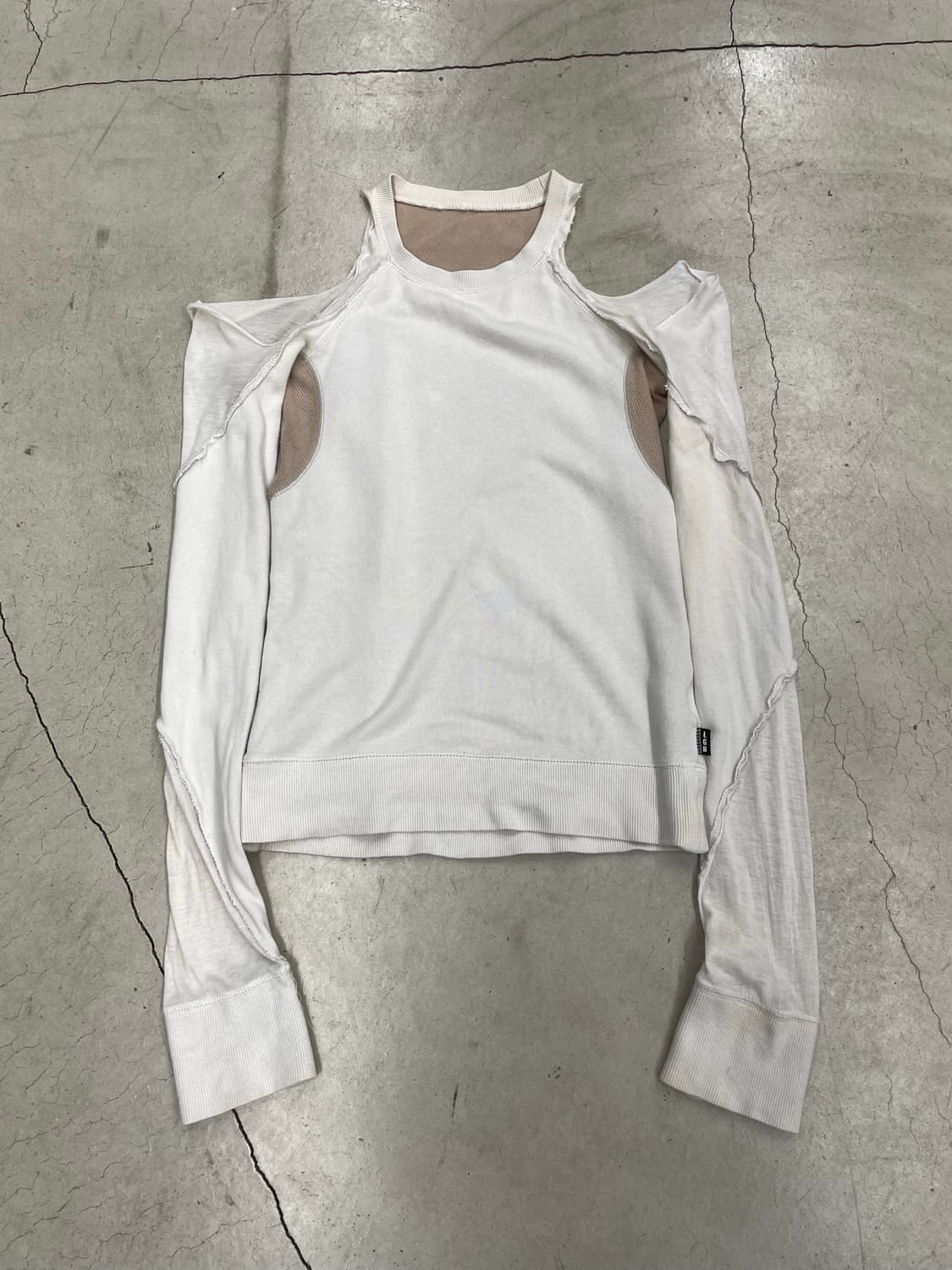 L.G.B SPIDER GAUZE SLEEVE SWEATSHIRT (0) 상품이미지3