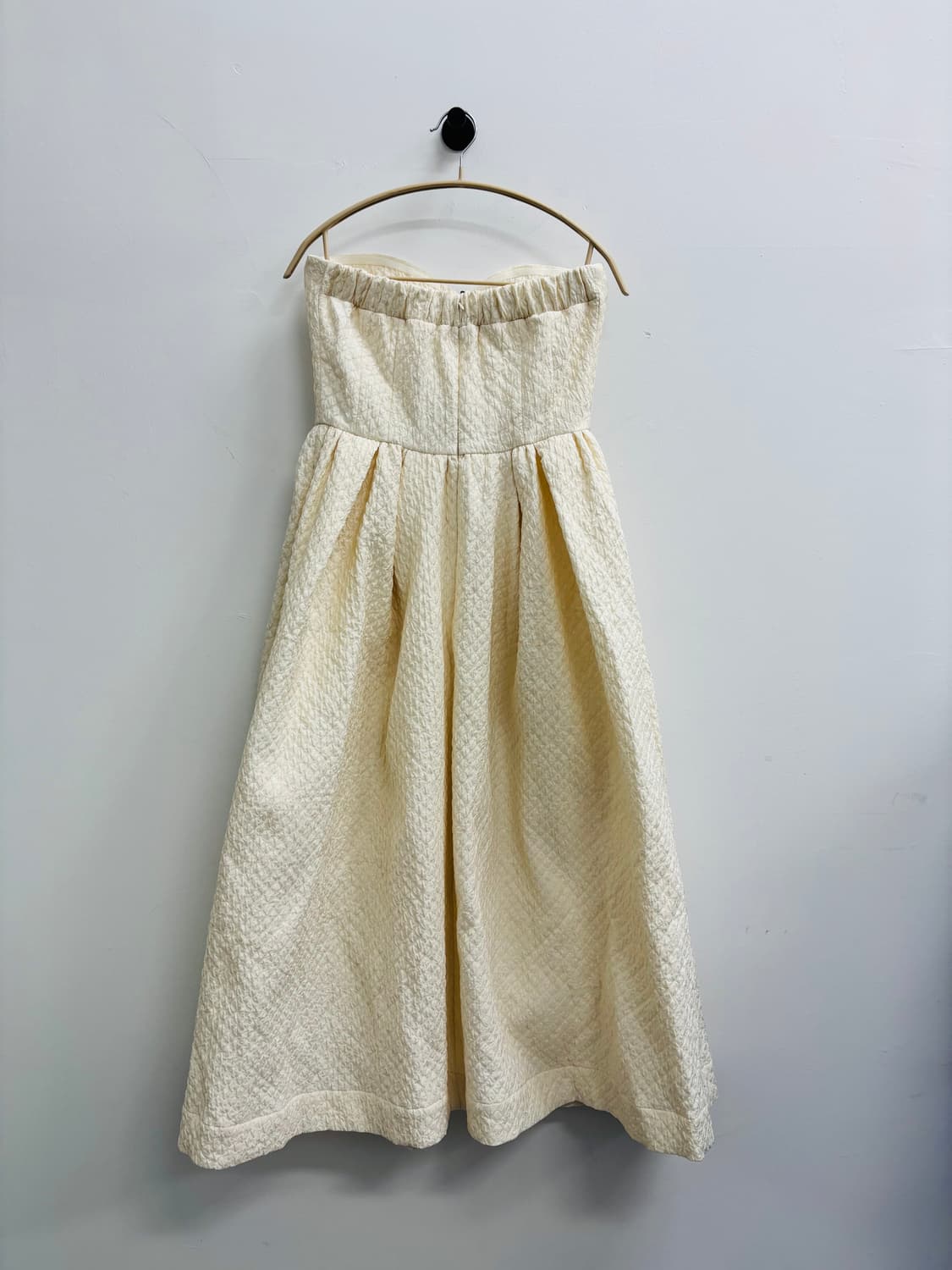 [새 상품] The tis(더티스) 리본 자카드 튜브탑 롱 드레스 상품이미지5