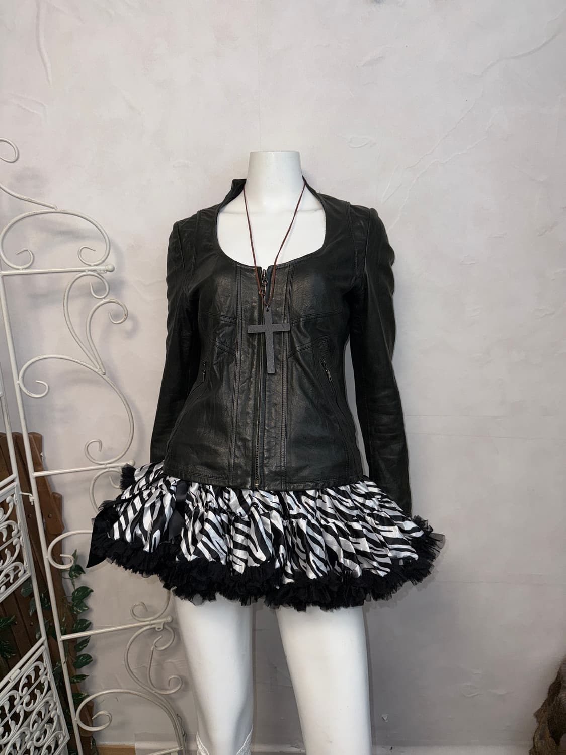 Black lamb skin non collar zipup jacket 상품이미지4