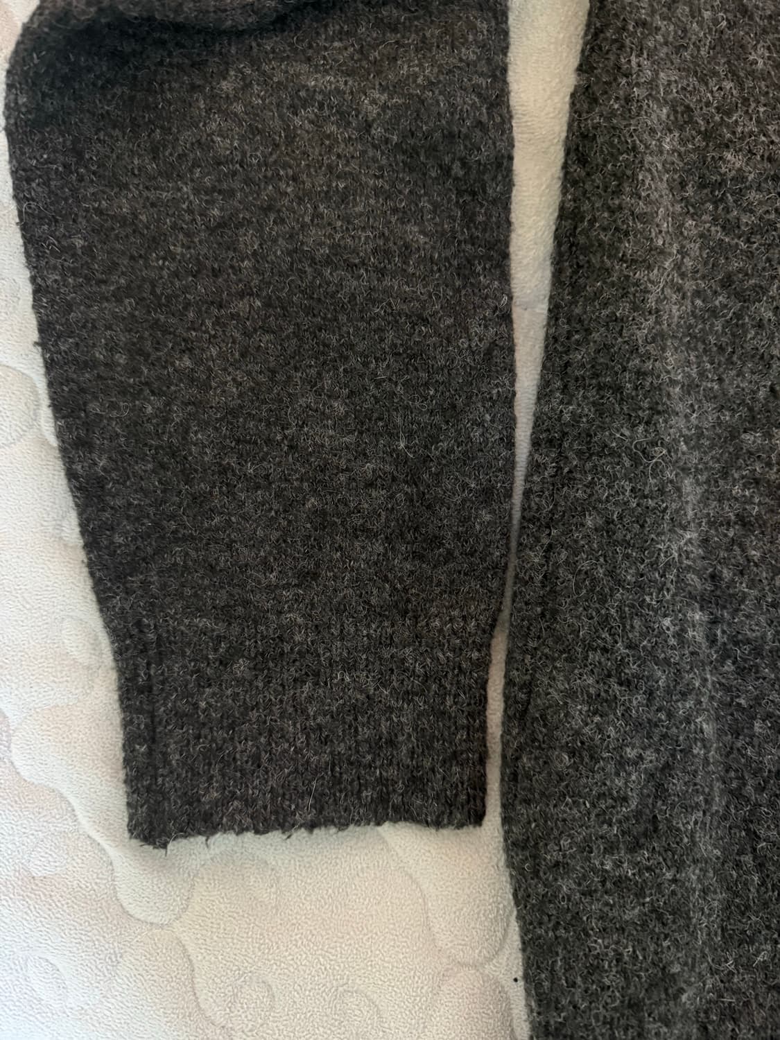 벨리에 카라 니트 판매합니다! (차콜그레이 | L사이즈) 상품이미지4
