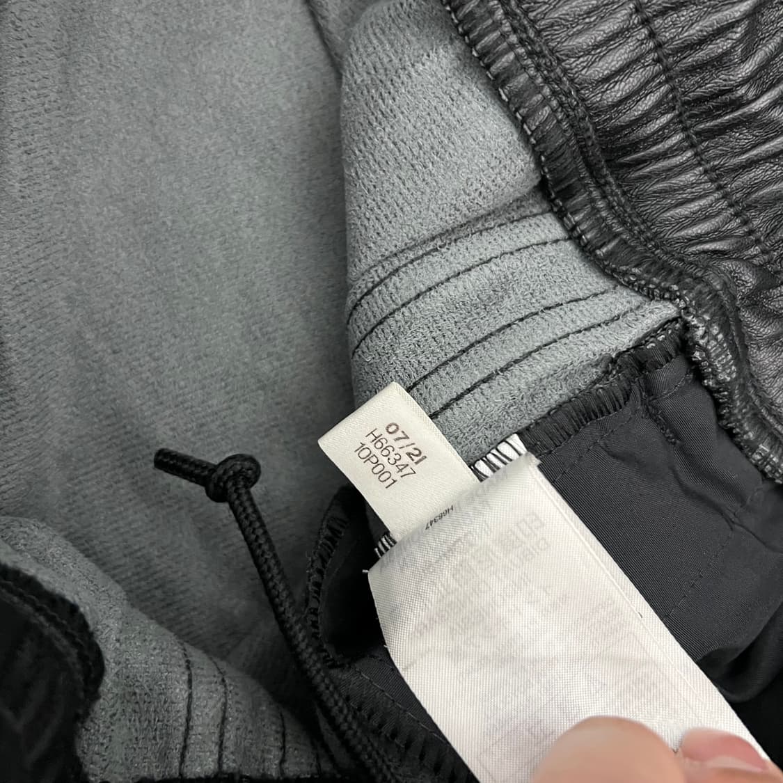 아디다스 블랙 삼선 조거 레더 트랙 팬츠 상품이미지8