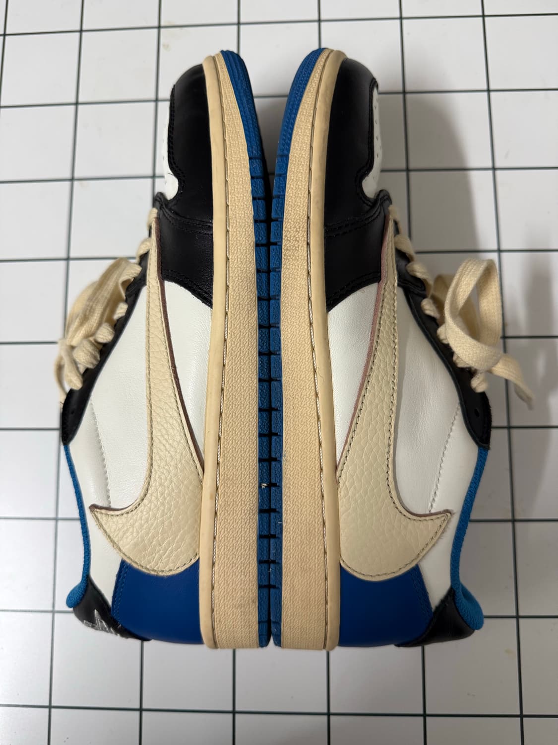 Jordan 1 x Travis Scott x Fragment Retro 상품이미지2