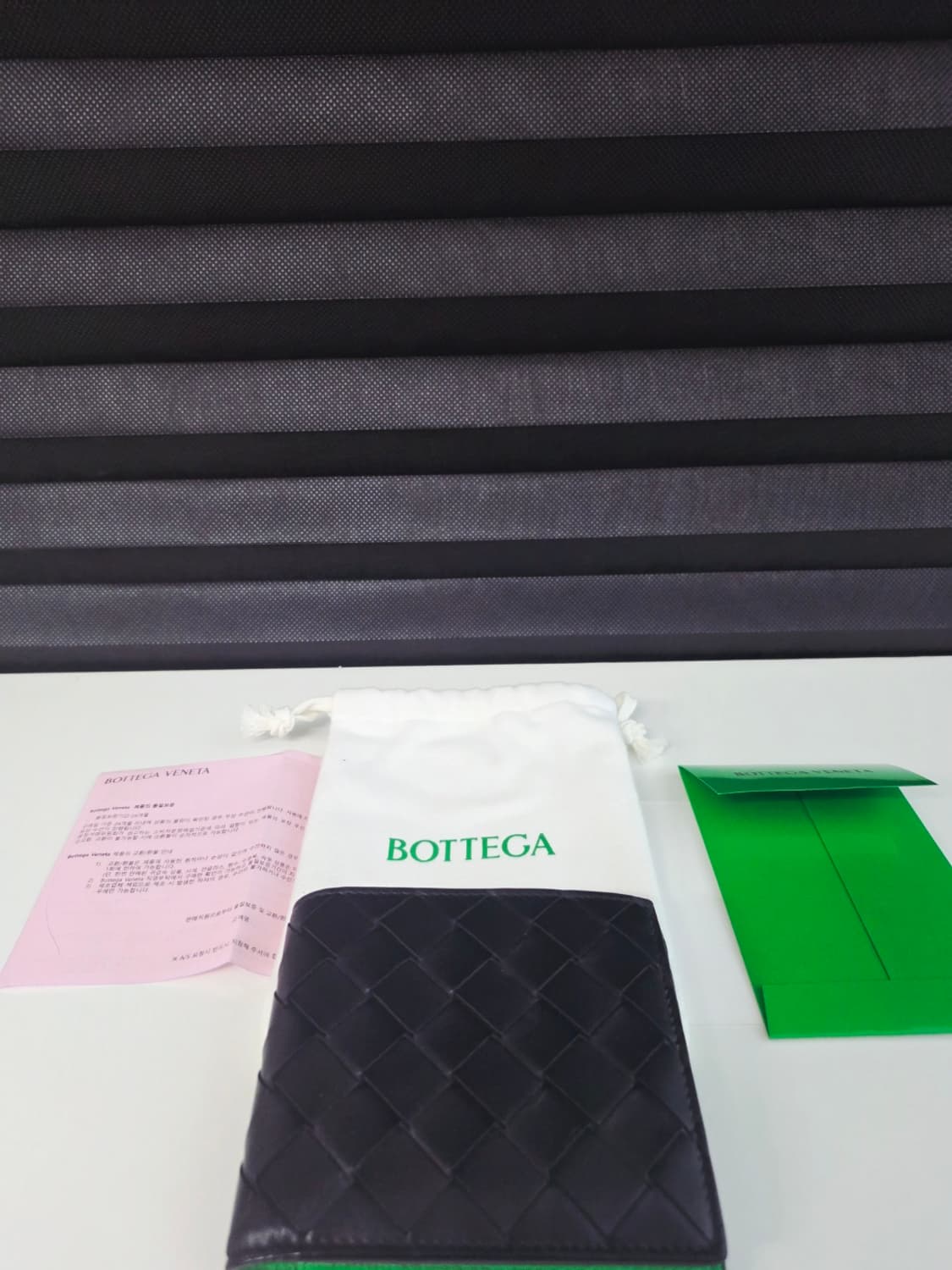 보테가 베네타 안트레치아토 투톤 반지갑 (상태 매우 좋음) 상품이미지1