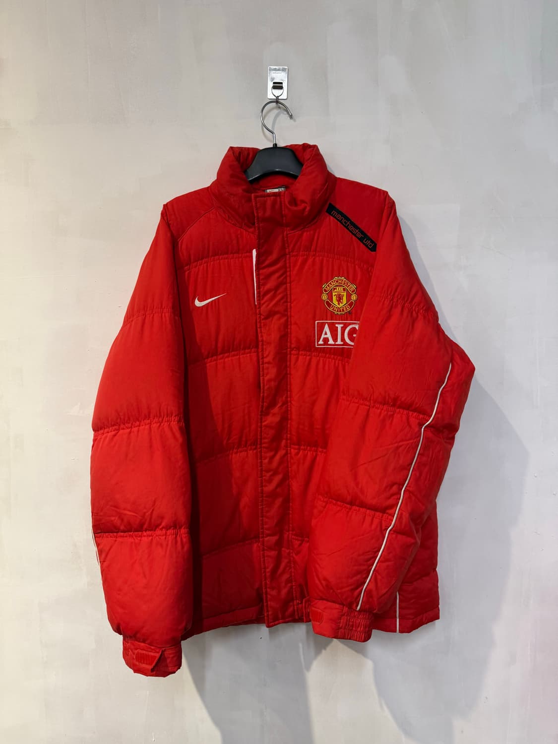 나이키 맨유 레드 패딩 상품이미지1