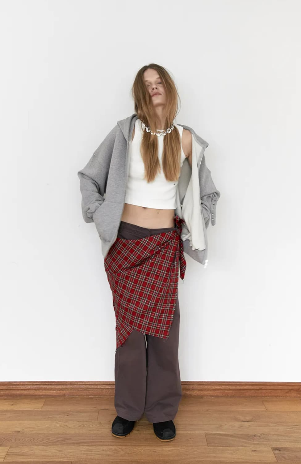 Dared 데어드 Back stud hoodie in lazy gray 상품이미지7