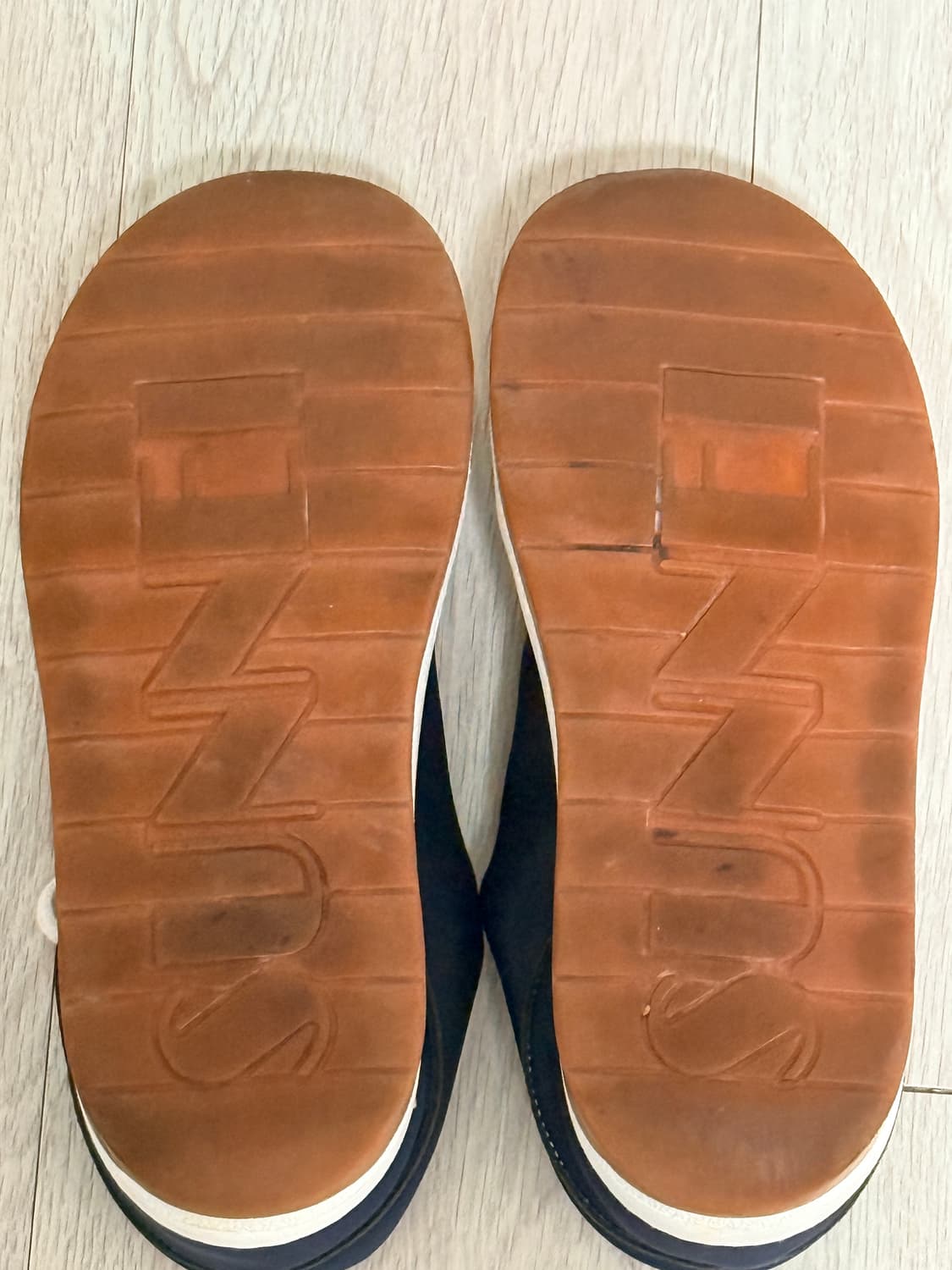 써네이 드리미 네이비(네오프렌) 43 사이즈 판매 상품이미지3