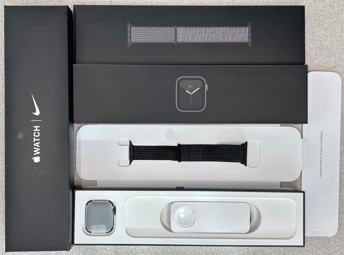 [나이키]애플워치SE 40mm 상품이미지1