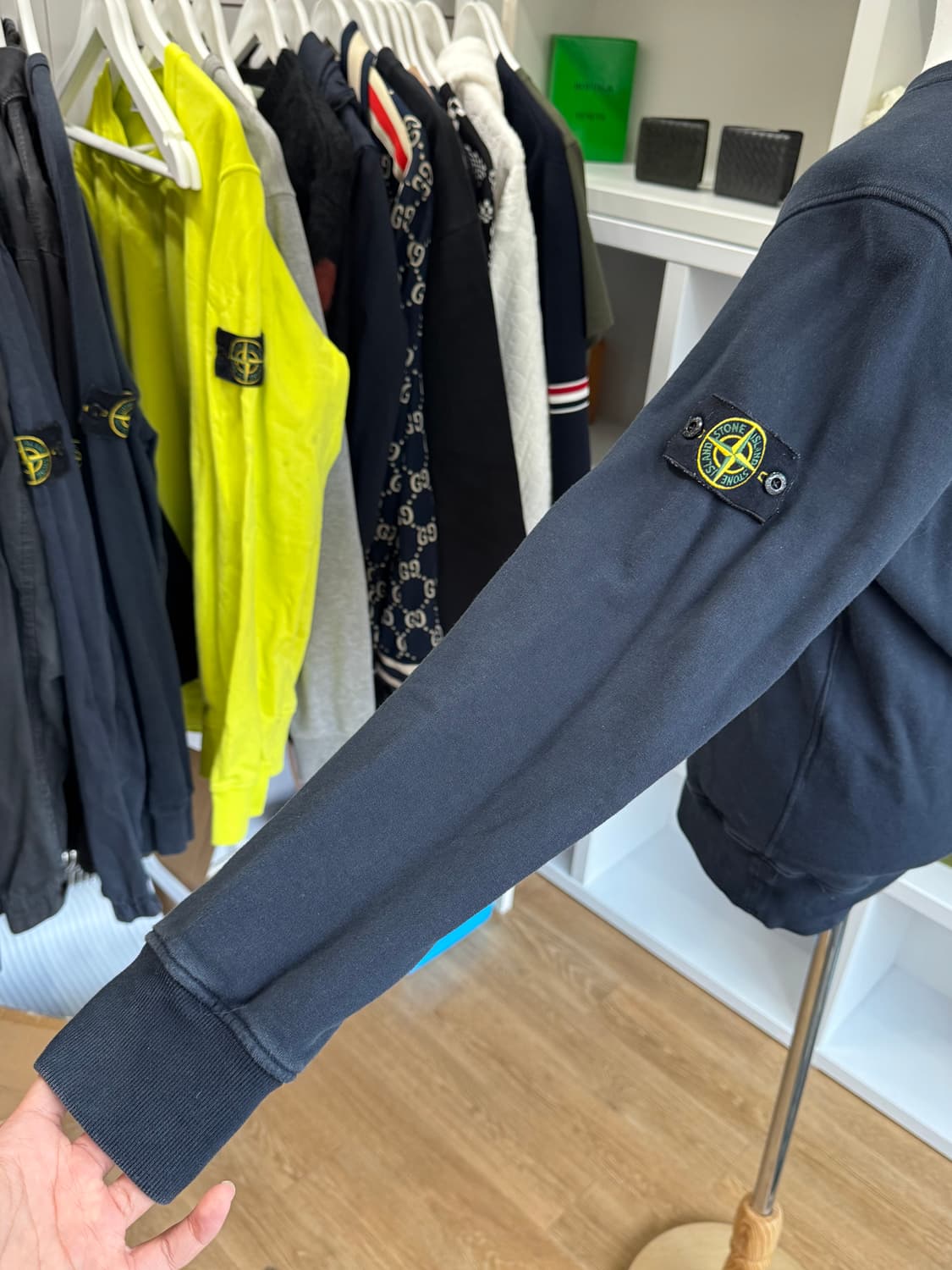 [새상품급,M] 스톤아일랜드 블랙 맨투맨 상품이미지2