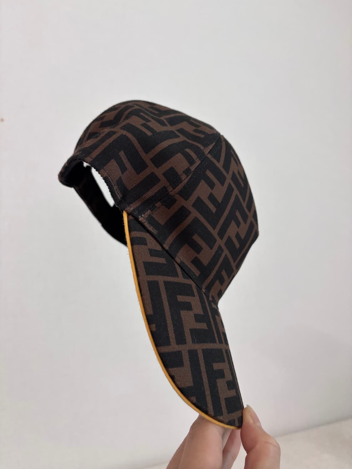 펜디 볼캡 거의새것 상품이미지2