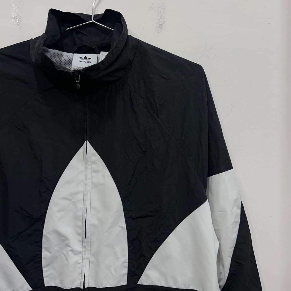 아디다스 오리지널 올드스쿨 빅로고 래글런 바람막이 상품이미지1