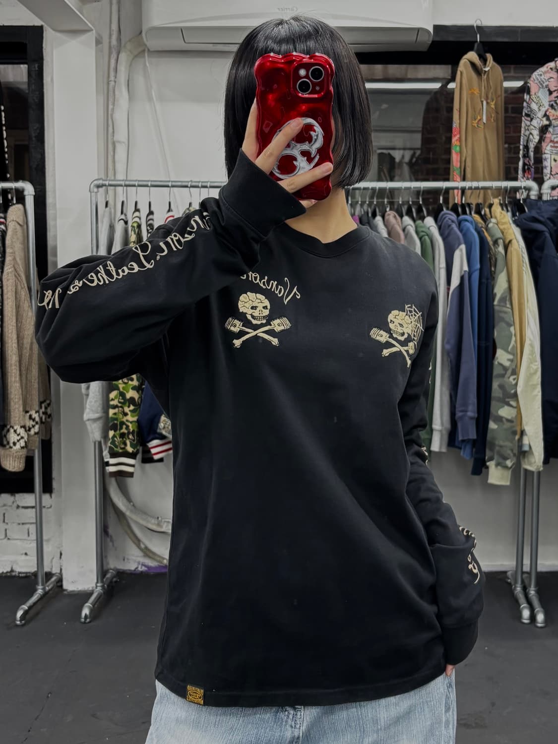 밴슨 레더 스컬 사이드 로고 롱슬리브 상품이미지3