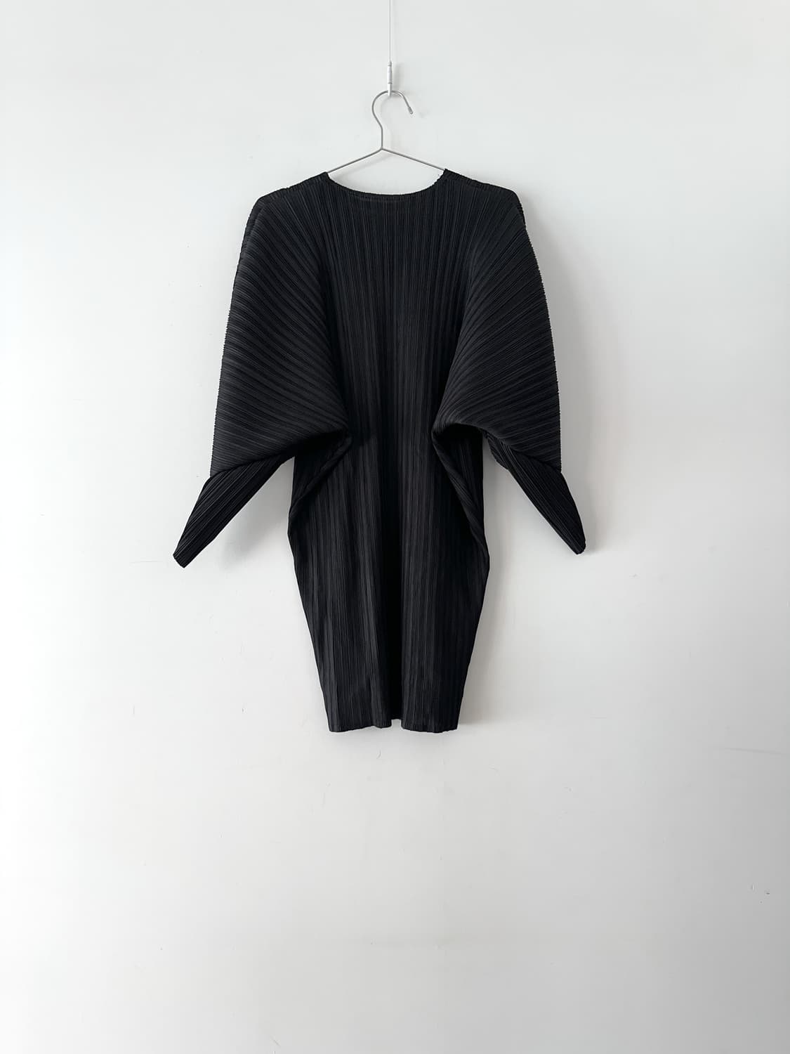 Dark batwing pleats top 상품이미지4