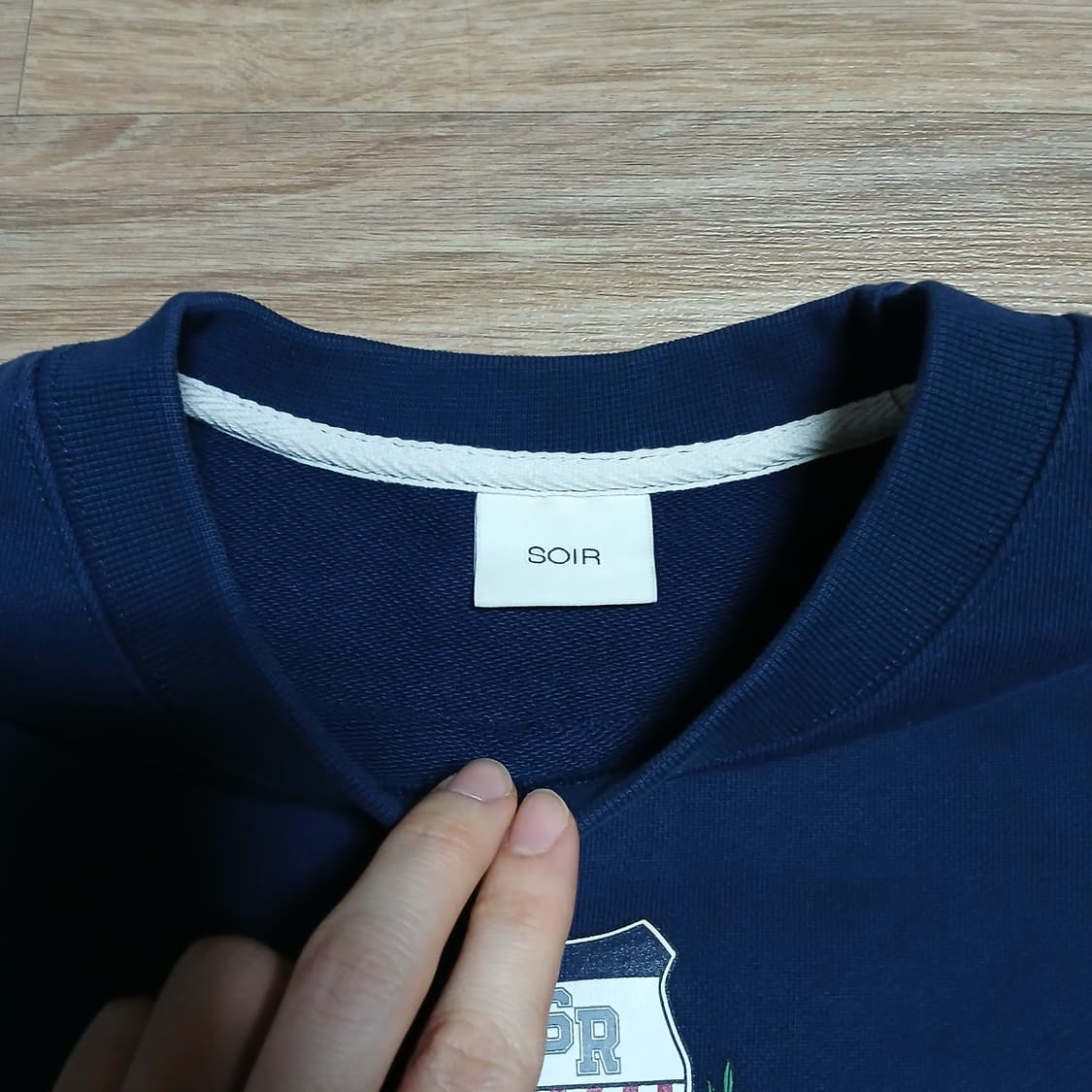 SOIR 쏘이르 크롭 우먼 맨투맨 쭈리 스웻셔츠 상품이미지2