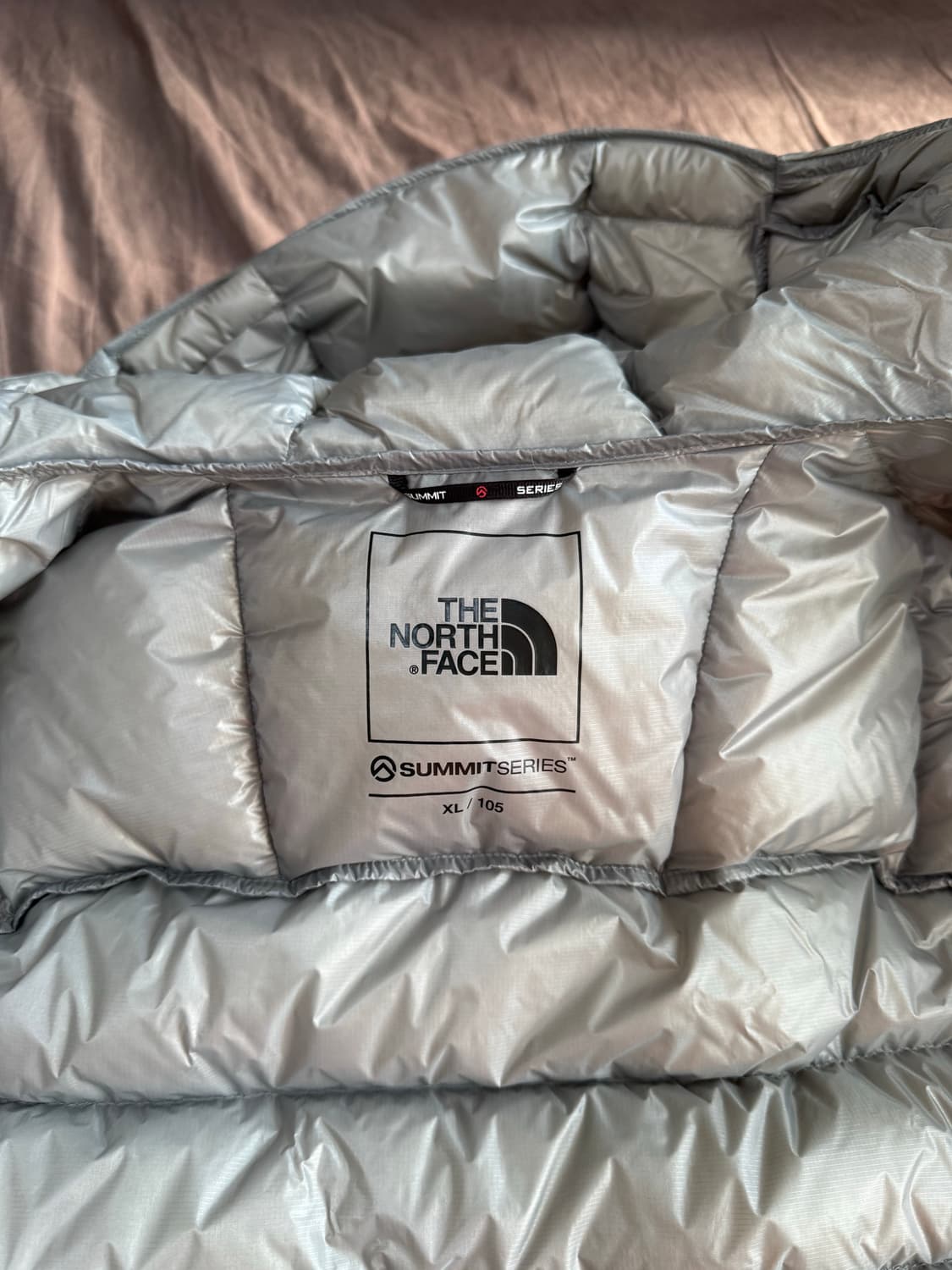 노스페이스 써밋 마테호른 패딩 라이트그레이 상품이미지6