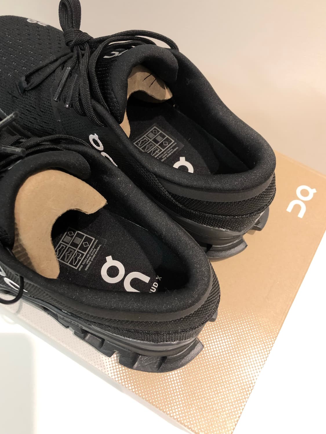 (W) 온러닝 클라우드 x4 블랙 이클립스 235 상품이미지3