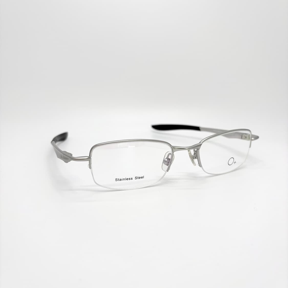 O+ EYEWEAR 매트 실버 스퀘어 반무테 상품이미지2