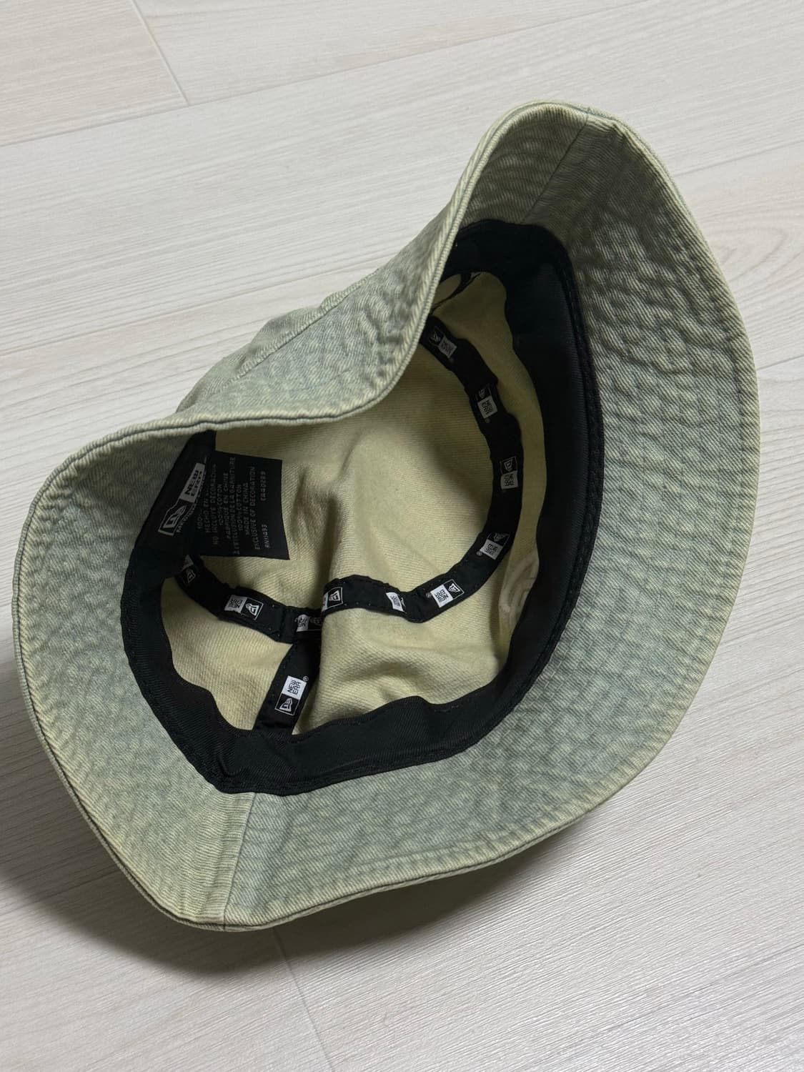 더오픈프로덕트 X 뉴에라 워시드 데님 버킷 햇 블루 상품이미지3