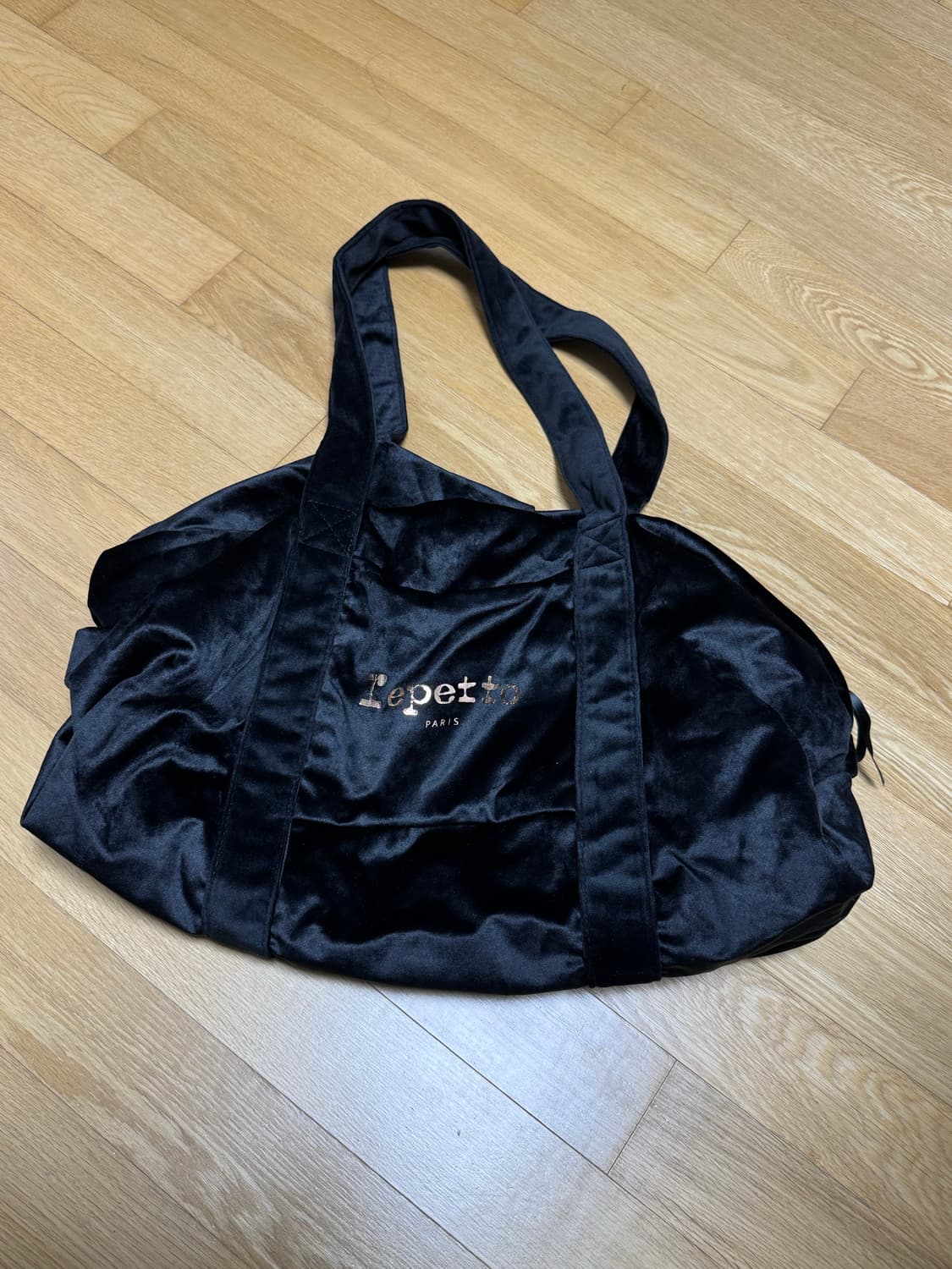 레페토 벨벳 글라이드 라지 블랙 상품이미지1