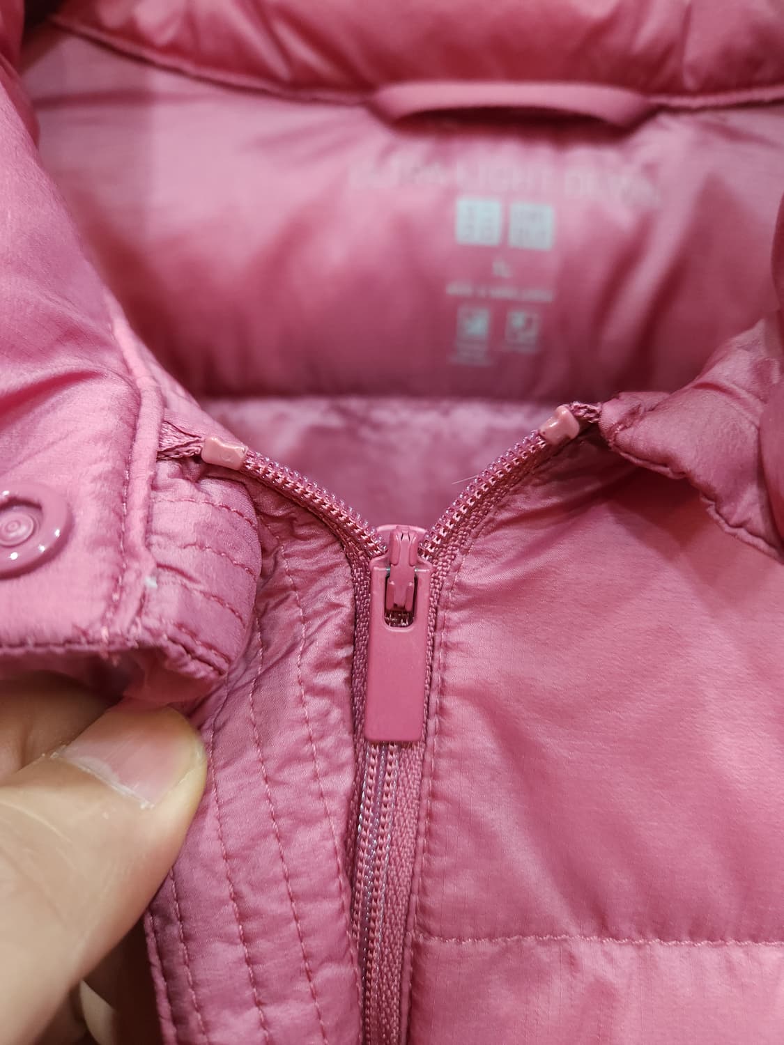 유니클로 핑크 울트라 라이트 다운

 상품이미지3