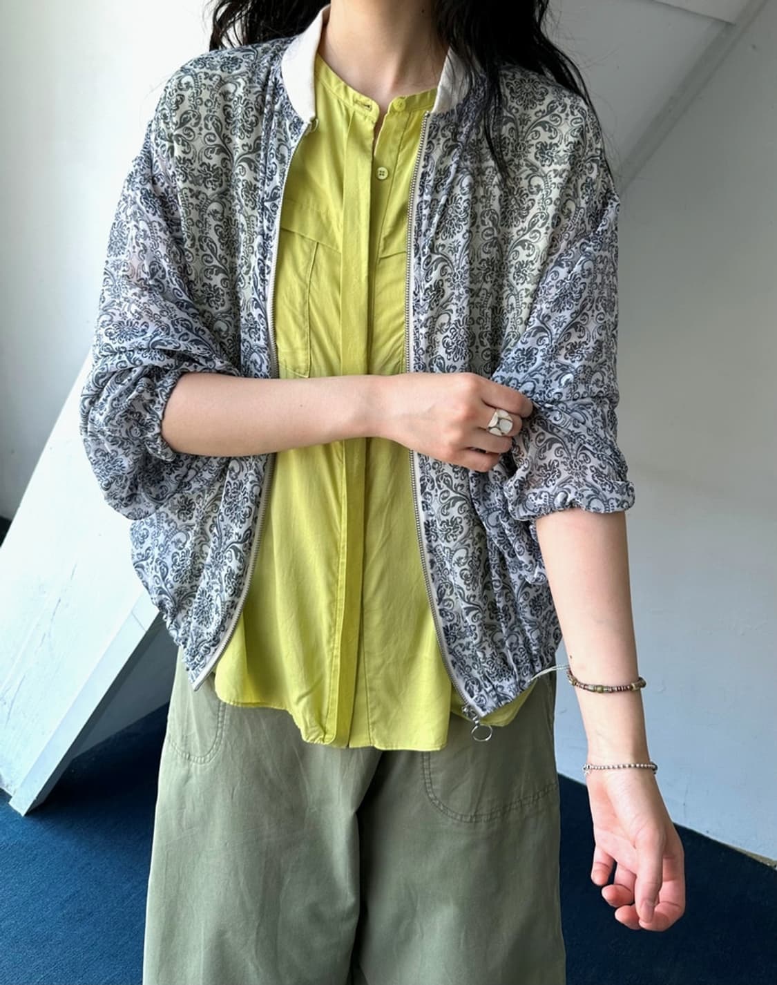 Sheer fabric loose zip blouson 상품이미지9