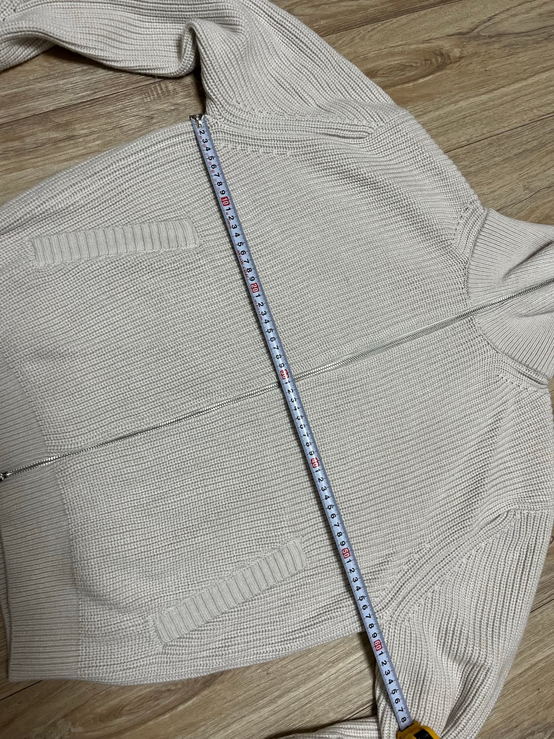 인템포무드 오블리크 라인 메리노 울 풀 집업_아몬드밀크 XL 상품이미지8