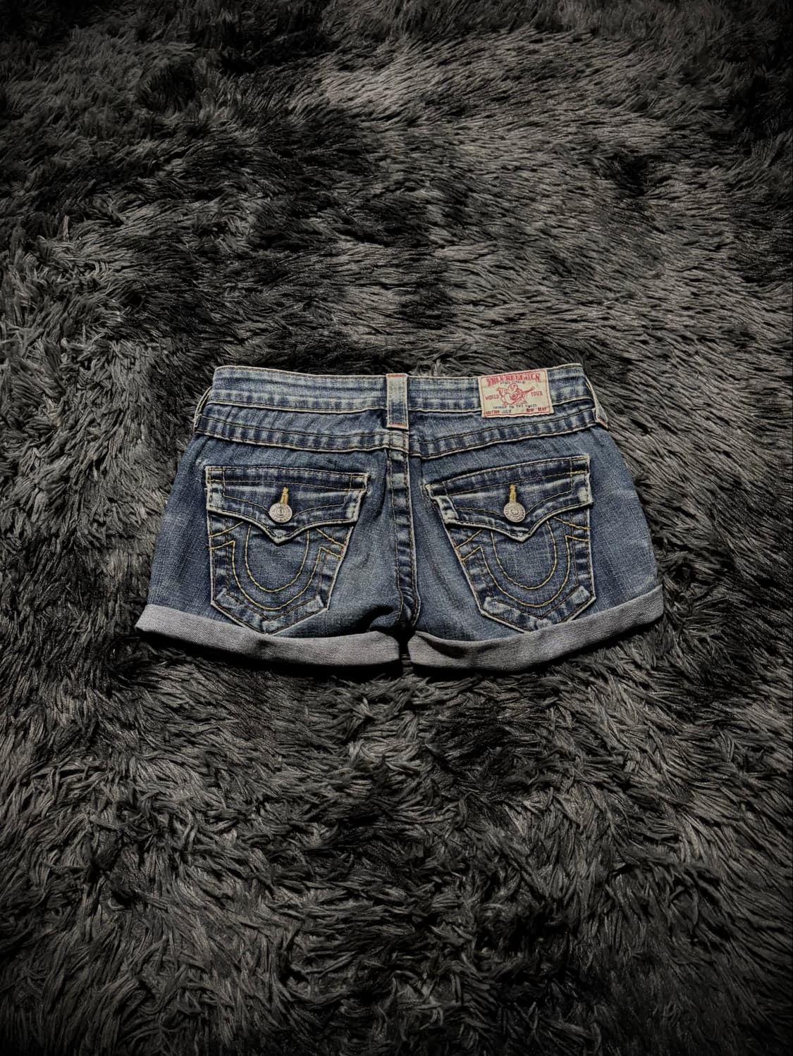 True Religion 포켓 스티치 디테일 워싱 데님 숏팬츠 상품이미지1