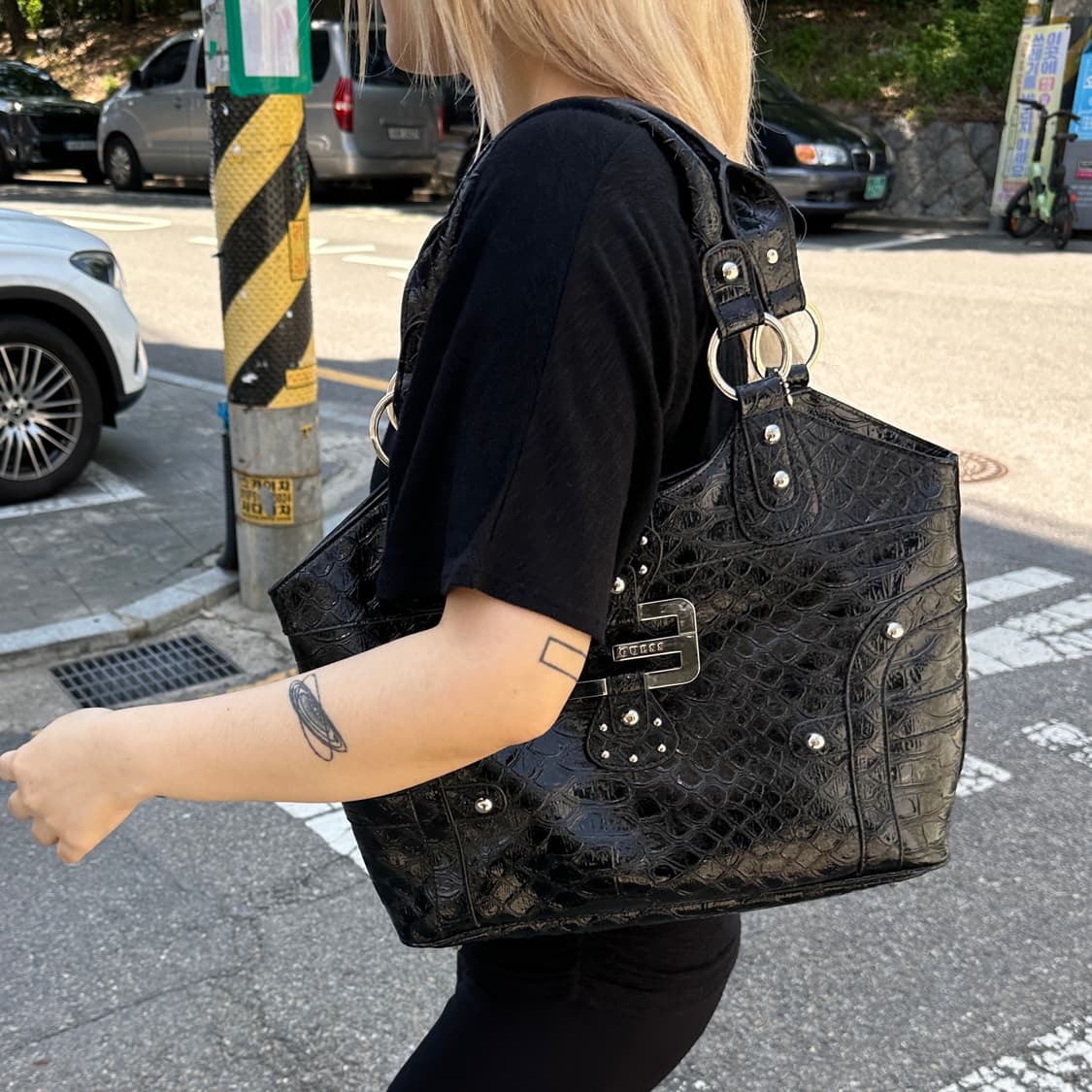 00s 빈티지 게스 악어무늬 빅 숄더백 상품이미지10