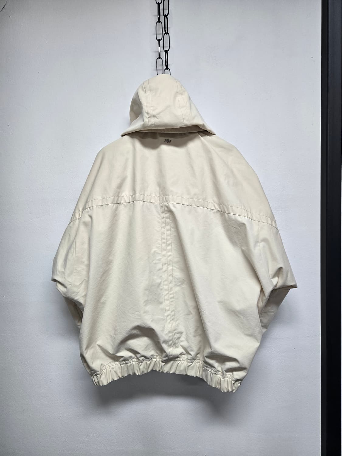 송지오옴므 23ss 후드 디터쳐블 카라 돌먼 점퍼 상품이미지2