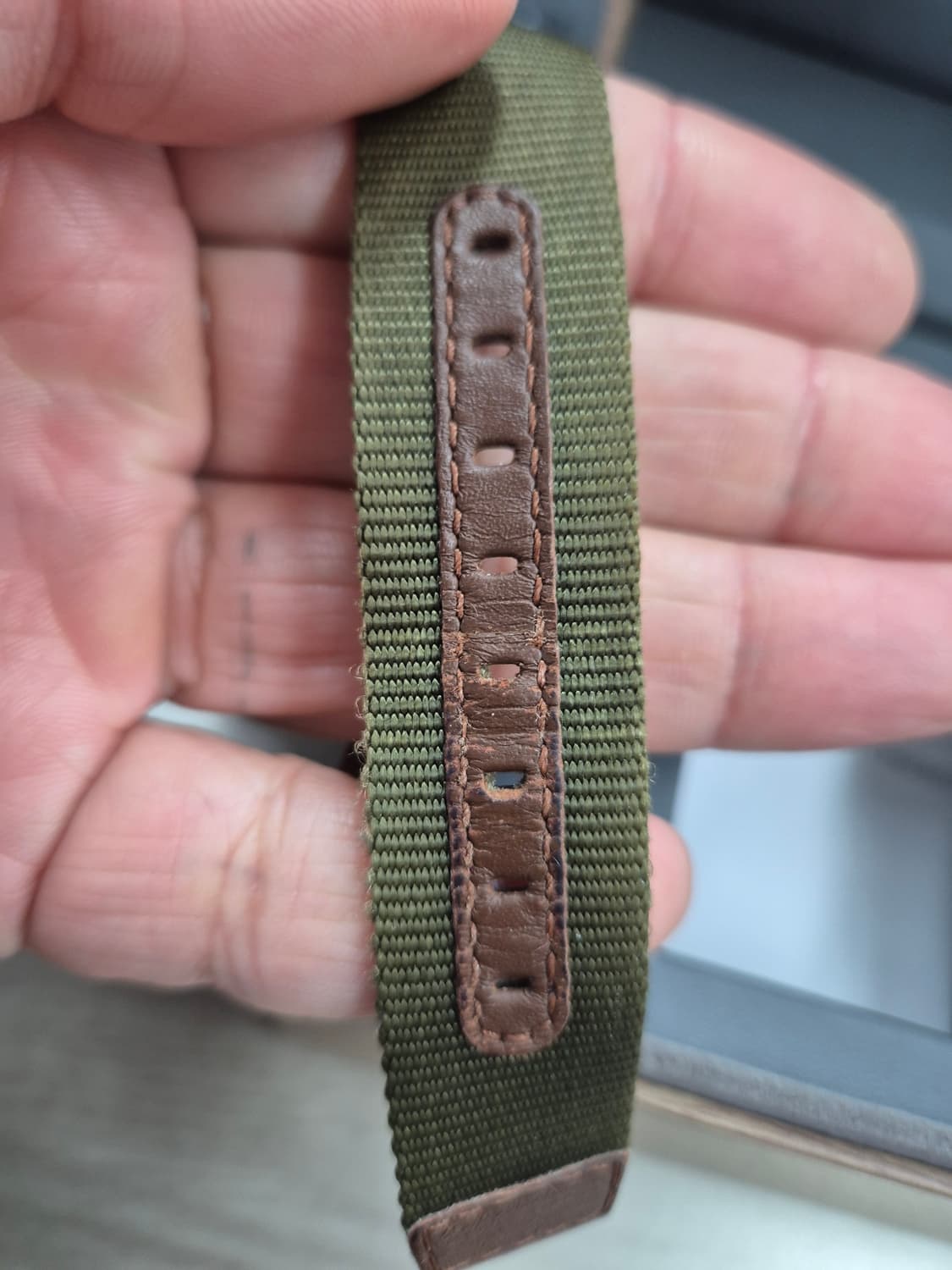 해밀턴 카키필드 쿼츠 38mm 블랙 다이얼 H69401930  상품이미지3