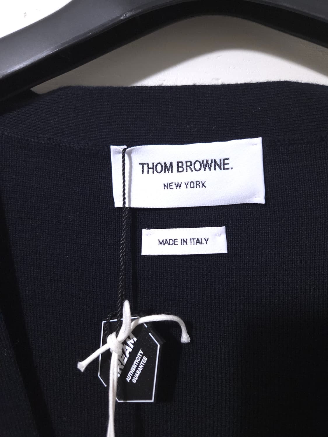 [새상품급, 3] 톰브라운 밀라노스티치 금장 가디건 상품이미지2