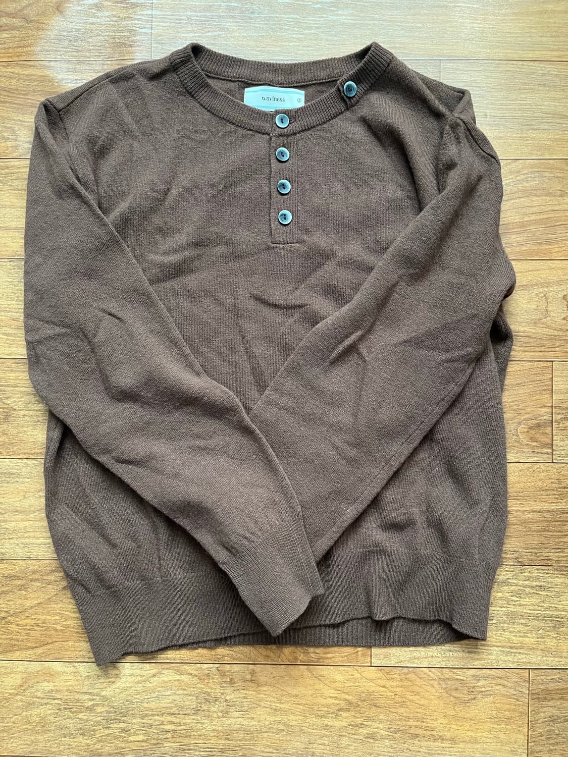 웨이비니스 헨리넥니트 브라운2 상품이미지1